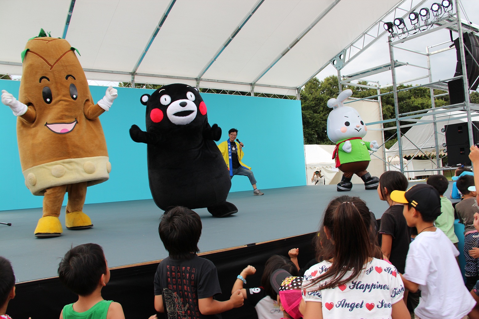 7枚目県営業部長くまモンとも共演