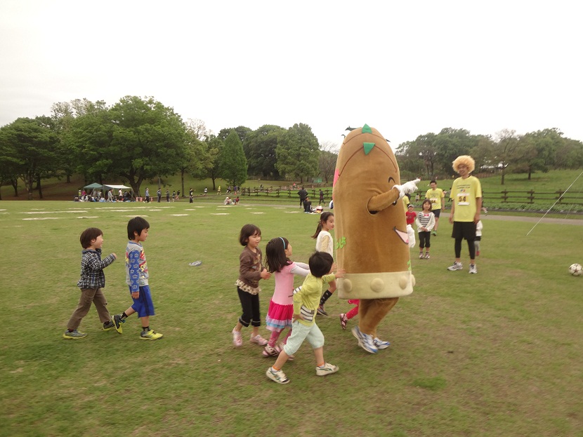 48枚目子どもたちの先頭に立つヴィーブルくん