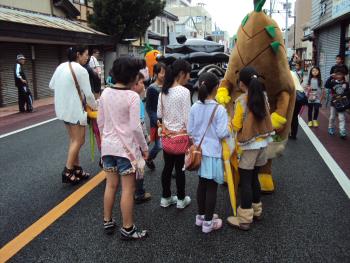 13枚目 じゃんけんを求められるヴィーヴルくん