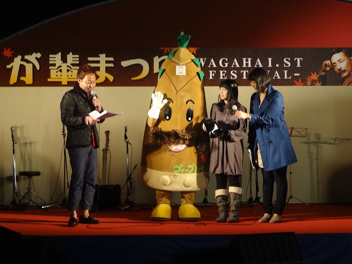8枚目にゃんにゃん姿のノリコお姉さん