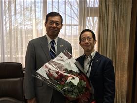 市長と牧野内さん