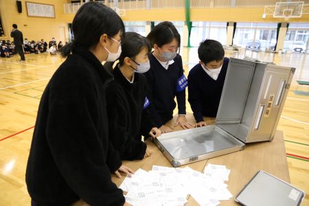 模擬投票の様子