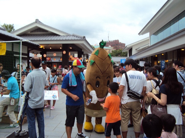 7枚目_まつり会場でのふれあいタイム