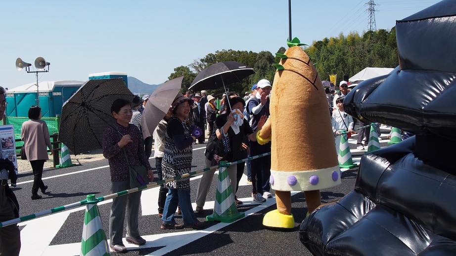 15枚目_ヴィーブルくん、会場へ。