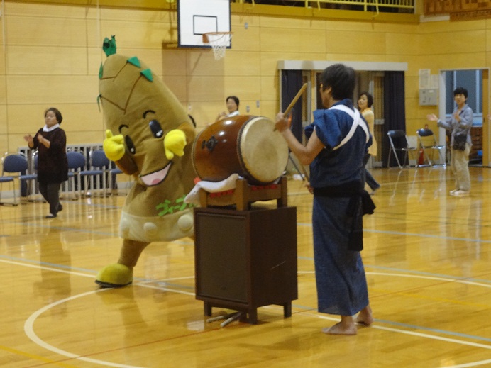 91枚目_ヴィーブルくん、総踊りに参加する