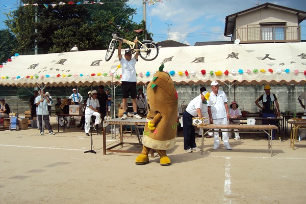 113枚目_ヴィーブルくん、お楽しみ抽選会に同席する