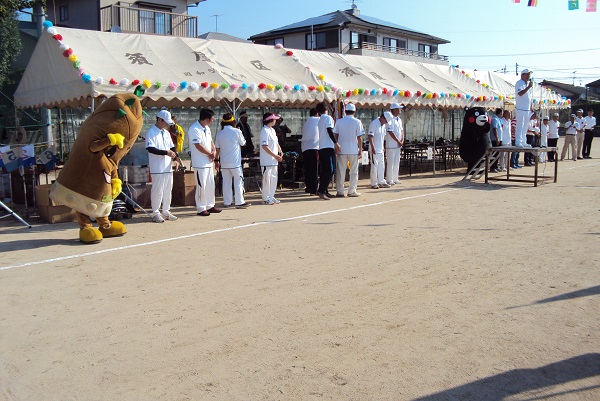 7枚目_ヴィーブルくん、開会式に立ち会う