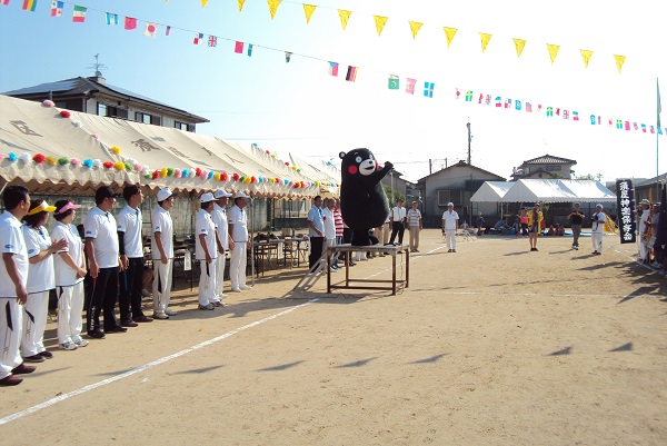 6枚目_ヴィーブルくん、開会式に立ち会う