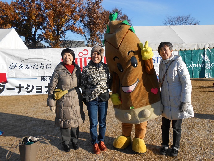 6枚目_ヴィーブルくん、会場入りする