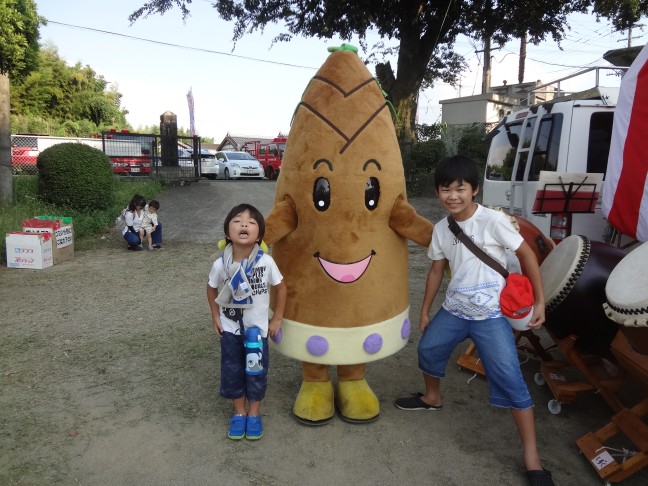 9枚目_ヴィーブルくん、会場入りする