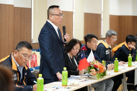 挨拶する台湾・宝山郷の邱振瑋（チウ ジェンウエイ）郷長