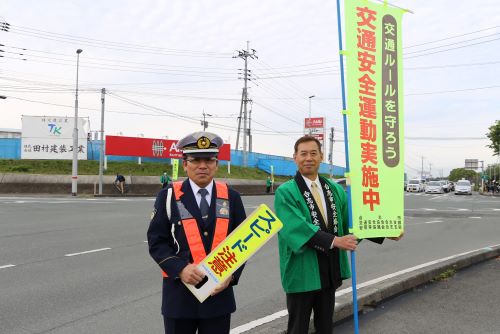 街頭啓発活動を行いました。