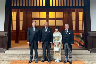 嶋田さん夫妻は、皇居で天皇陛下から御会釈を賜りました。