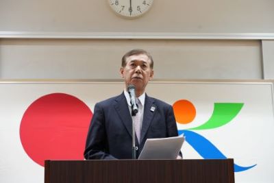 挨拶する荒木市長